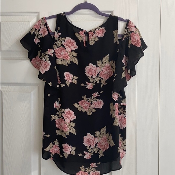 Cold shoulder top - Picture 3 of 5